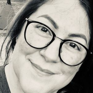 Meet your Posher, Yesenia